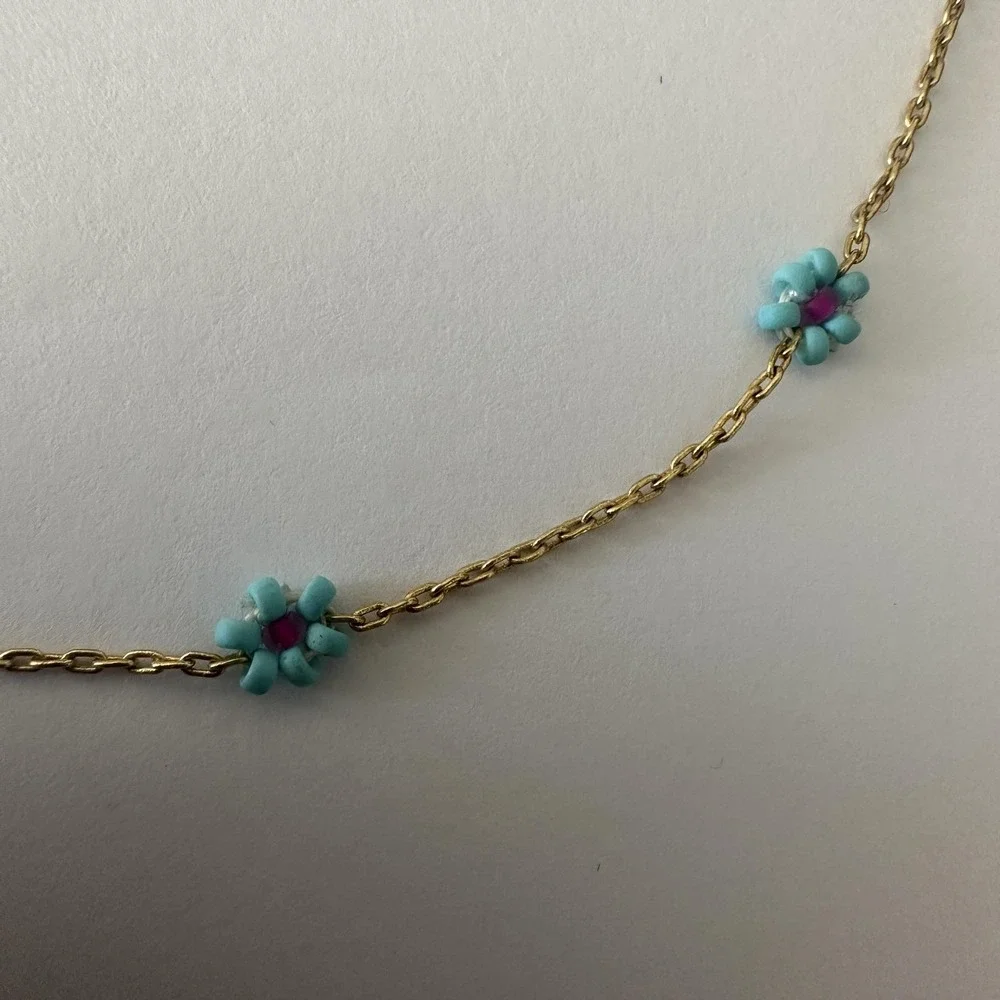 Madewell Gold Tone Daisy Flower Station Necklace Beaded Chain Blue Boho Dainty - Picture 2 of 6